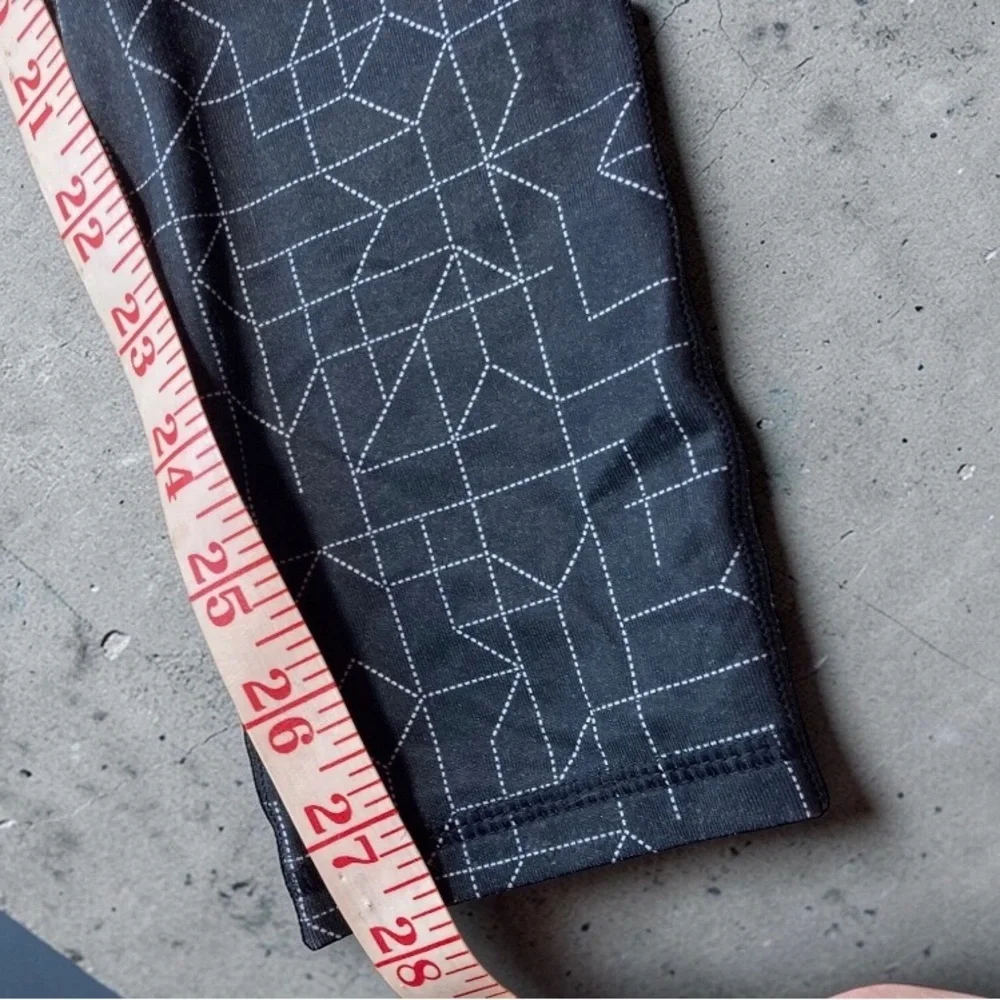 Nike Pro Compression Leggings Size M Geometric Print Black Gray